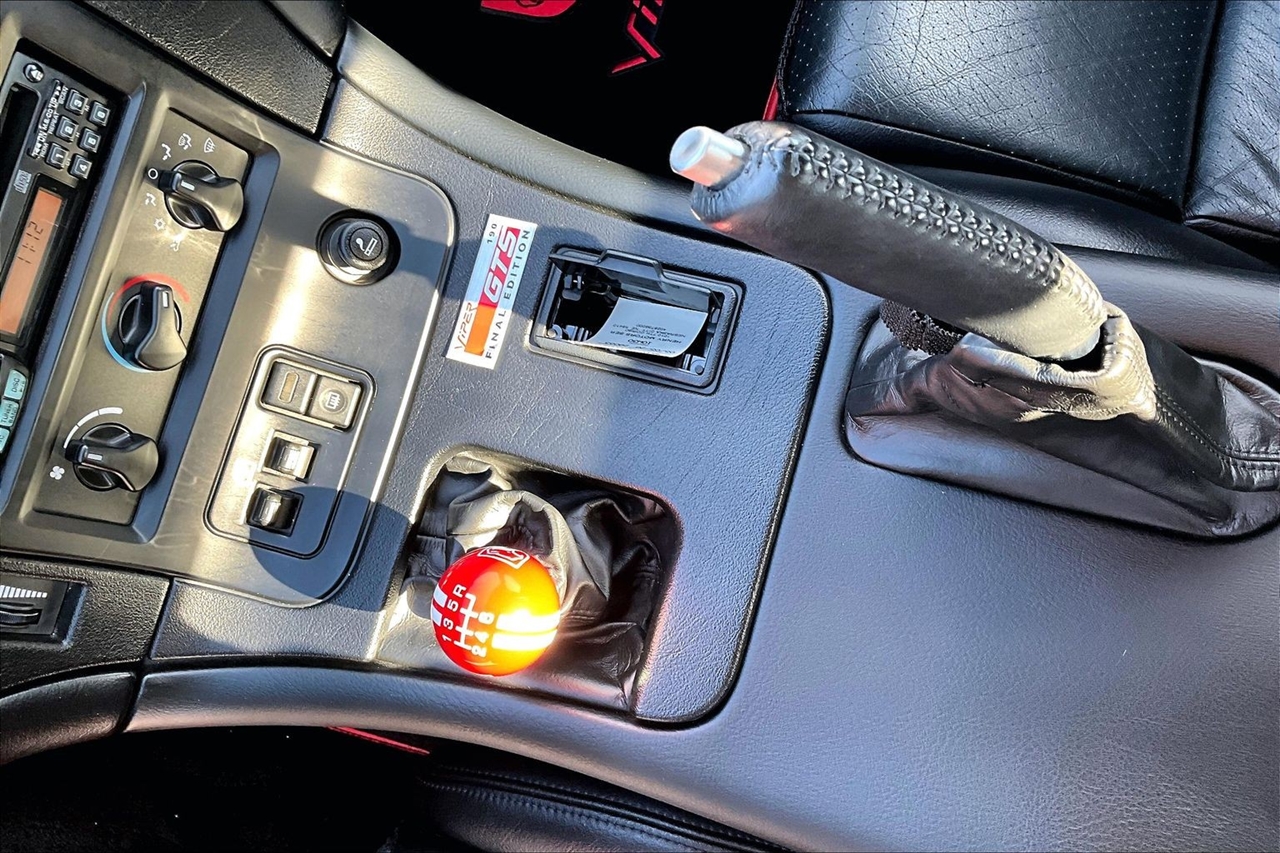 Dodge Viper 2dr GTS Coupe 2002