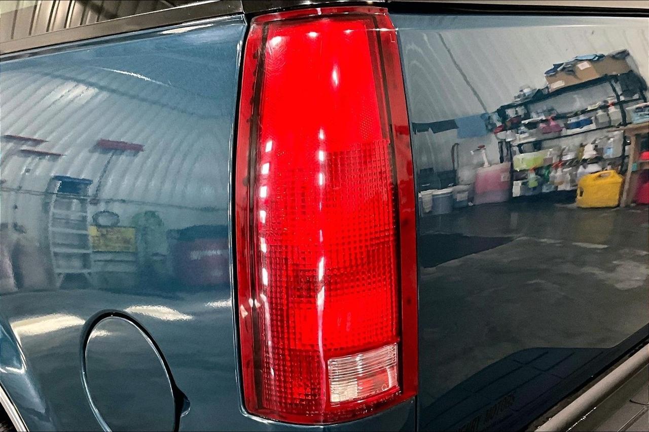 Chevrolet Tahoe 1500 2dr 4WD 1995