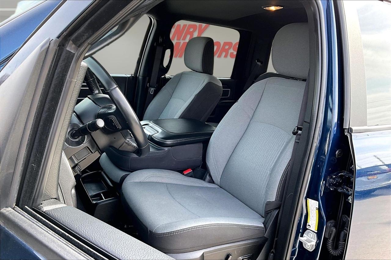 RAM 2500 Big Horn 4x4 Crew Cab 6'4" Box 2024