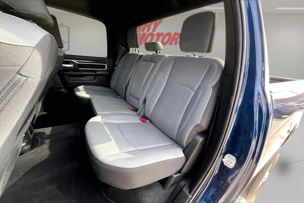 RAM 2500 Big Horn 4x4 Crew Cab 6'4" Box 2024