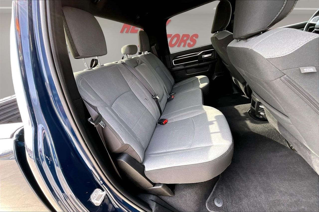 RAM 2500 Big Horn 4x4 Crew Cab 6'4" Box 2024