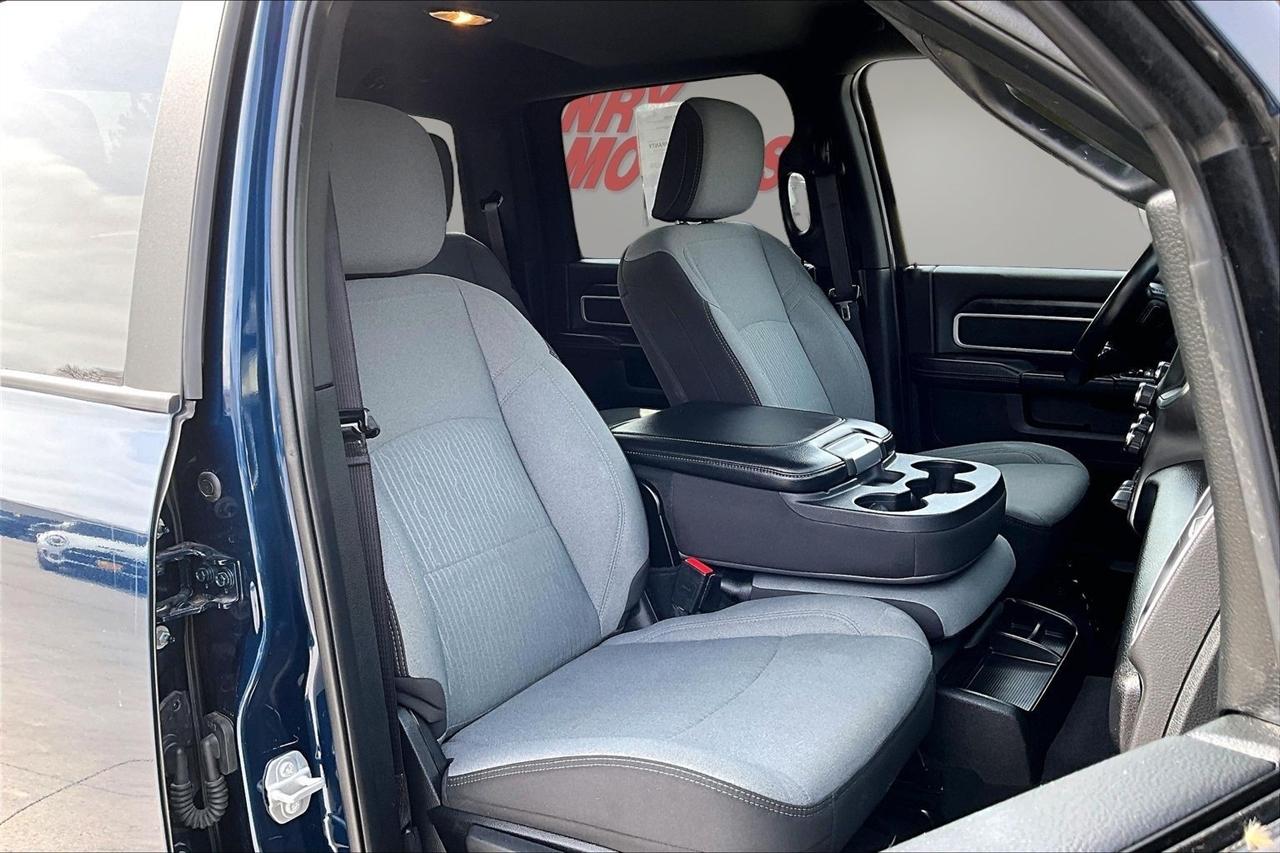 RAM 2500 Big Horn 4x4 Crew Cab 6'4" Box 2024