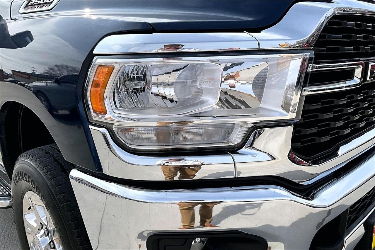 RAM 2500 Big Horn 4x4 Crew Cab 6'4" Box 2024