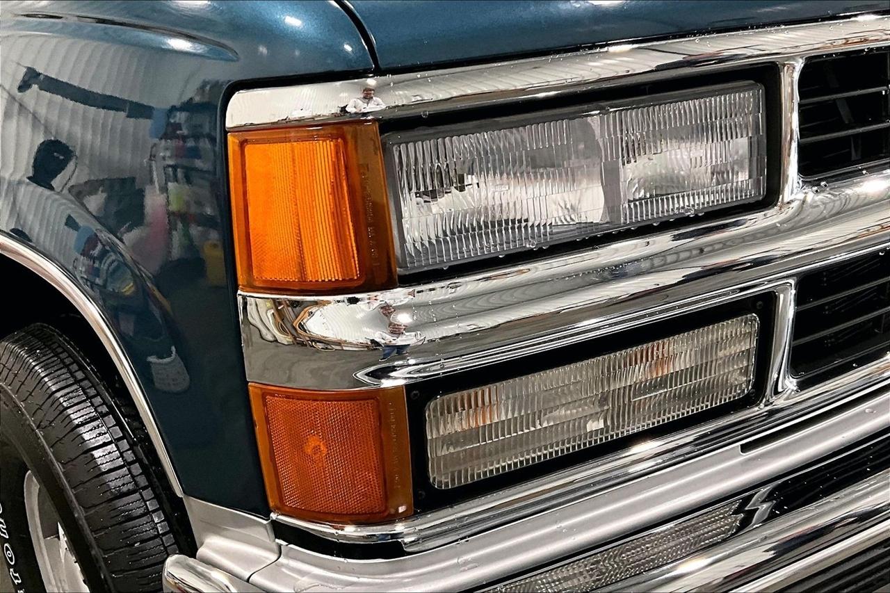 Chevrolet Tahoe 1500 2dr 4WD 1995