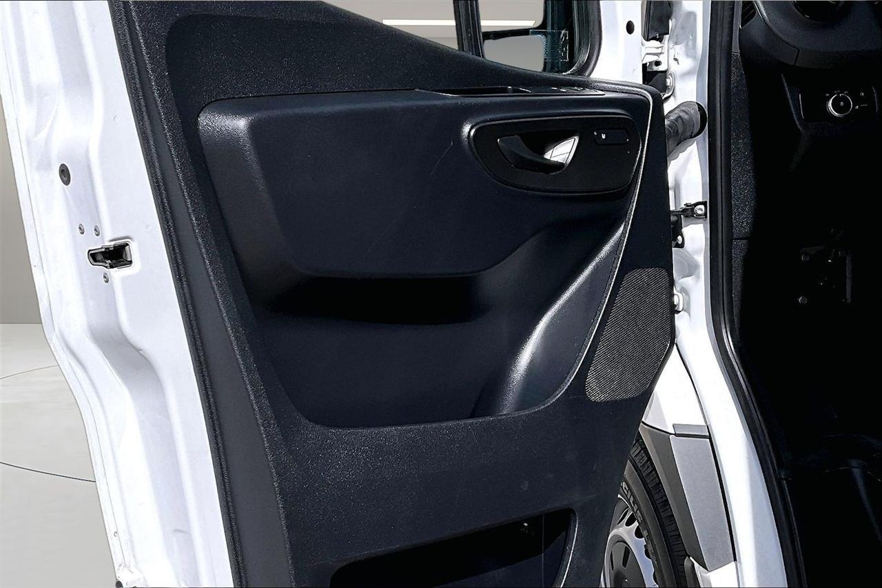 Mercedes-Benz Sprinter Van 2500 High Roof V6 144" 4WD 2024