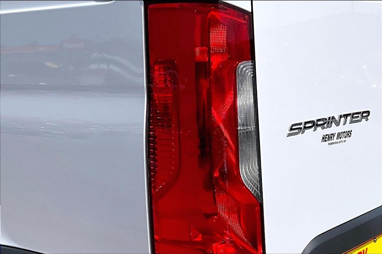 Mercedes-Benz Sprinter Van 2500 High Roof V6 144" 4WD 2024