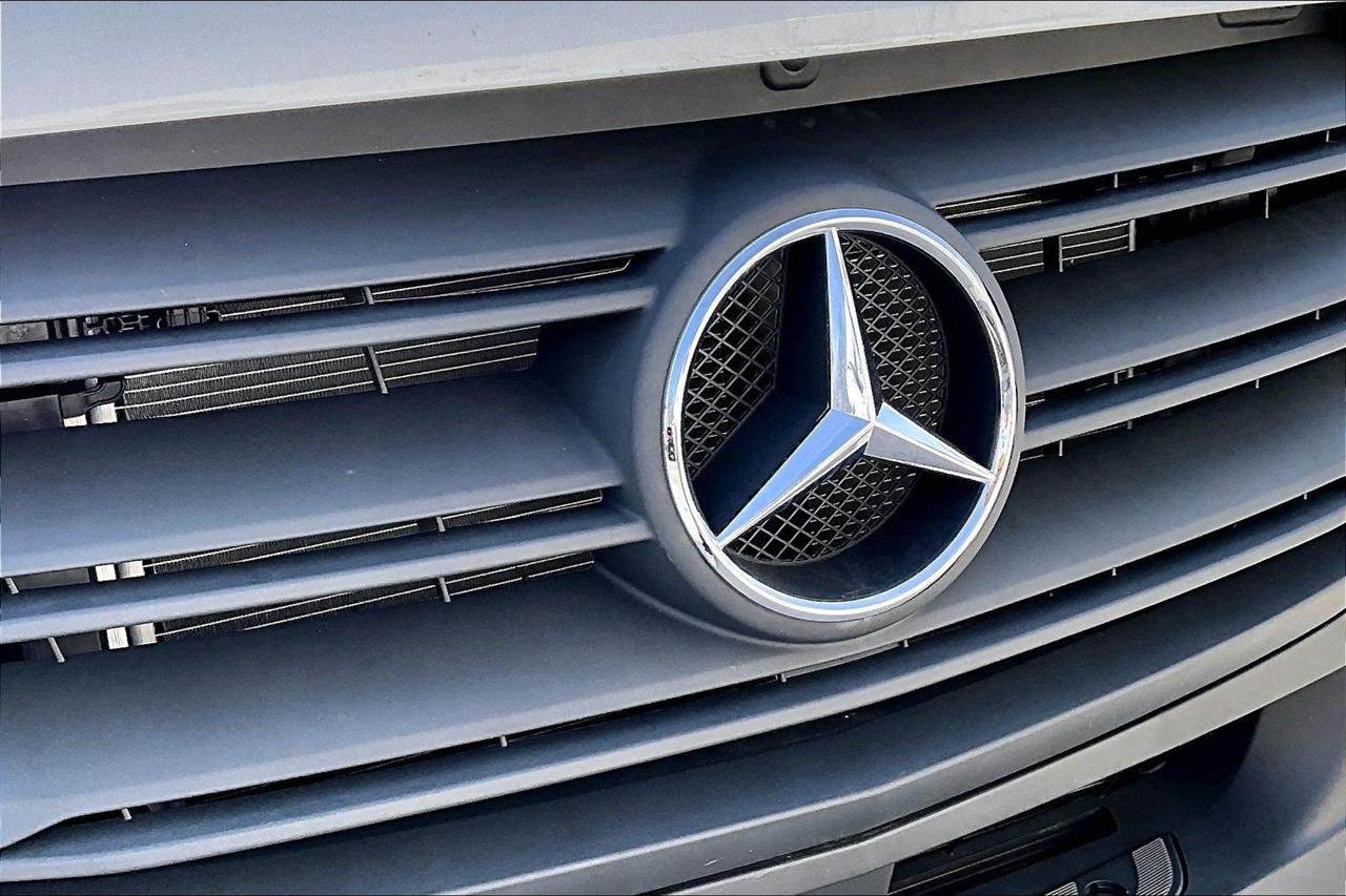 Mercedes-Benz Sprinter Van 2500 High Roof V6 144" 4WD 2024
