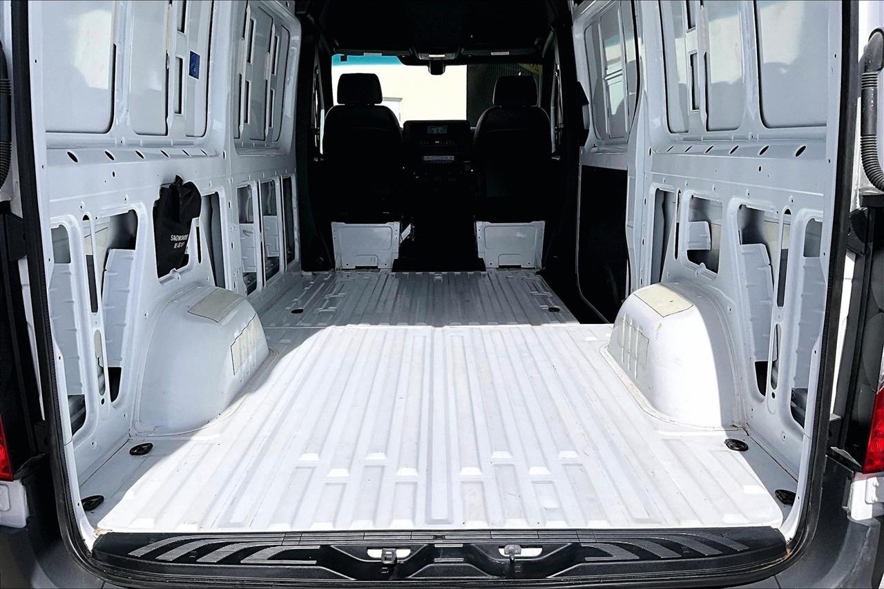 Mercedes-Benz Sprinter Van 2500 High Roof V6 144" 4WD 2024
