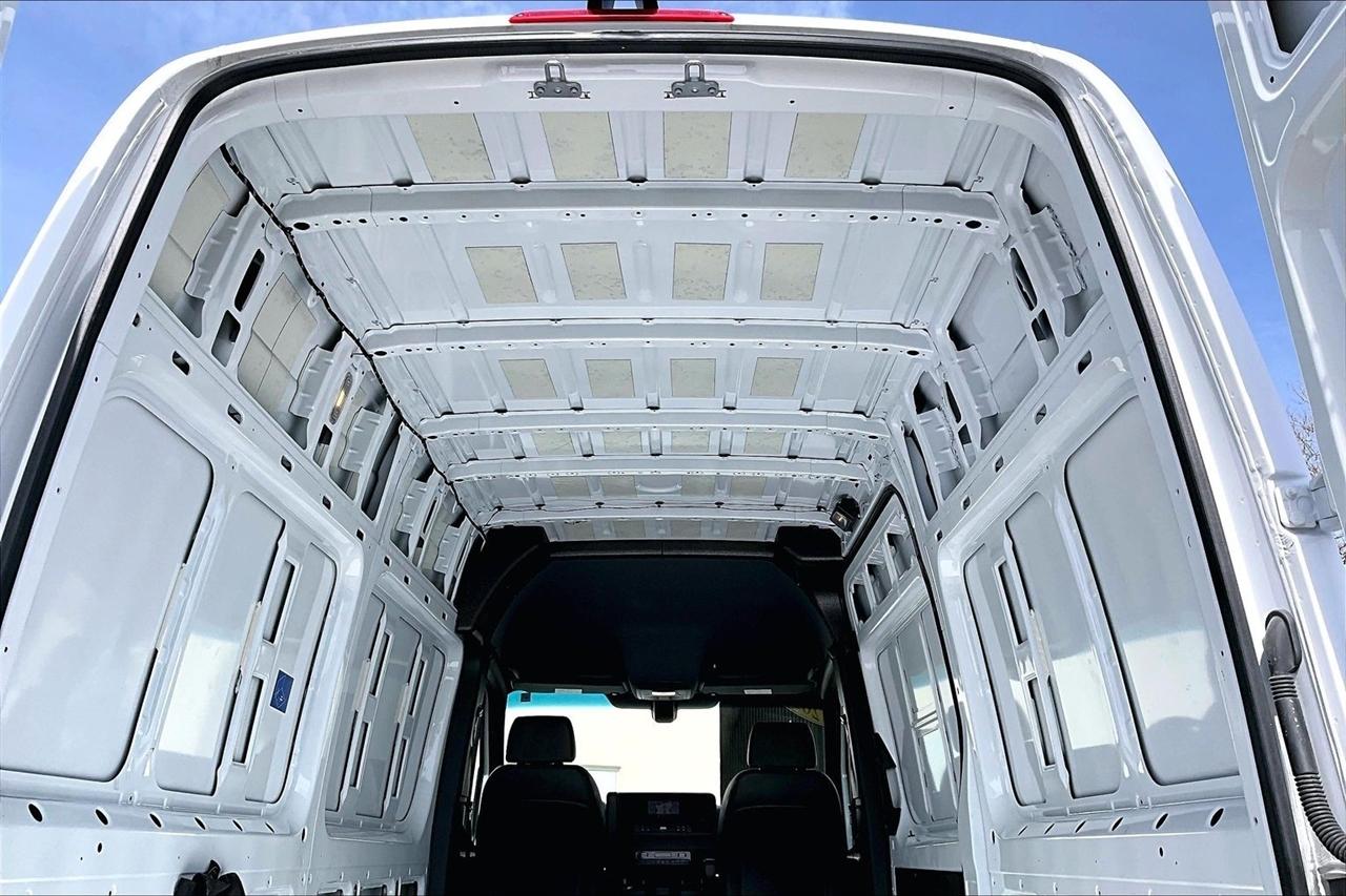 Mercedes-Benz Sprinter Van 2500 High Roof V6 144" 4WD 2024