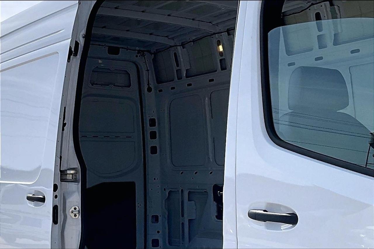 Mercedes-Benz Sprinter Van 2500 High Roof V6 144" 4WD 2024