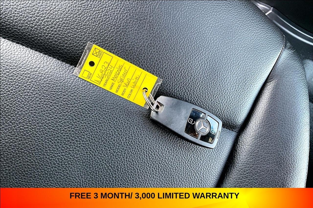 Mercedes-Benz Sprinter Van 2500 High Roof V6 144" 4WD 2024