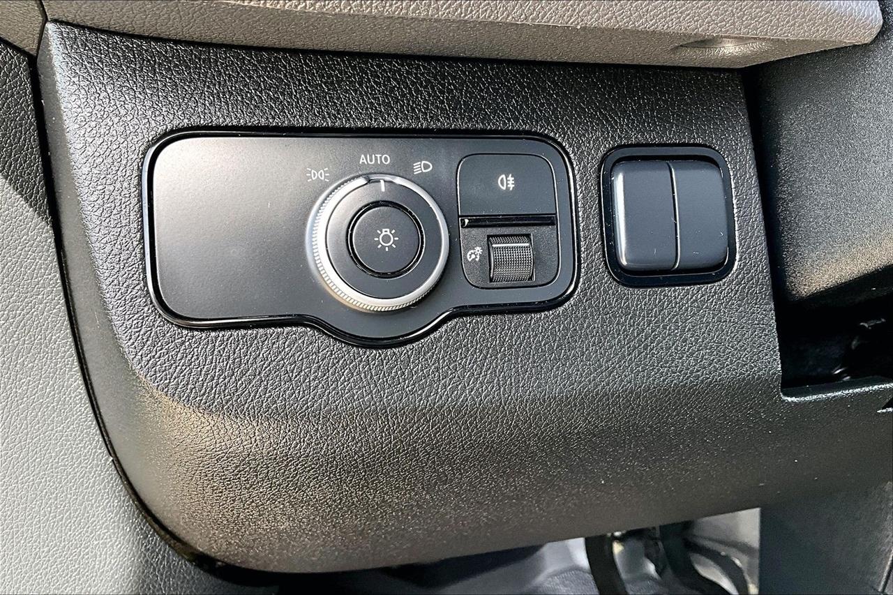 Mercedes-Benz Sprinter Van 2500 High Roof I4 144" RWD 2024