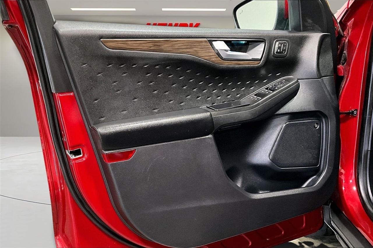 Ford Escape Titanium AWD 2020