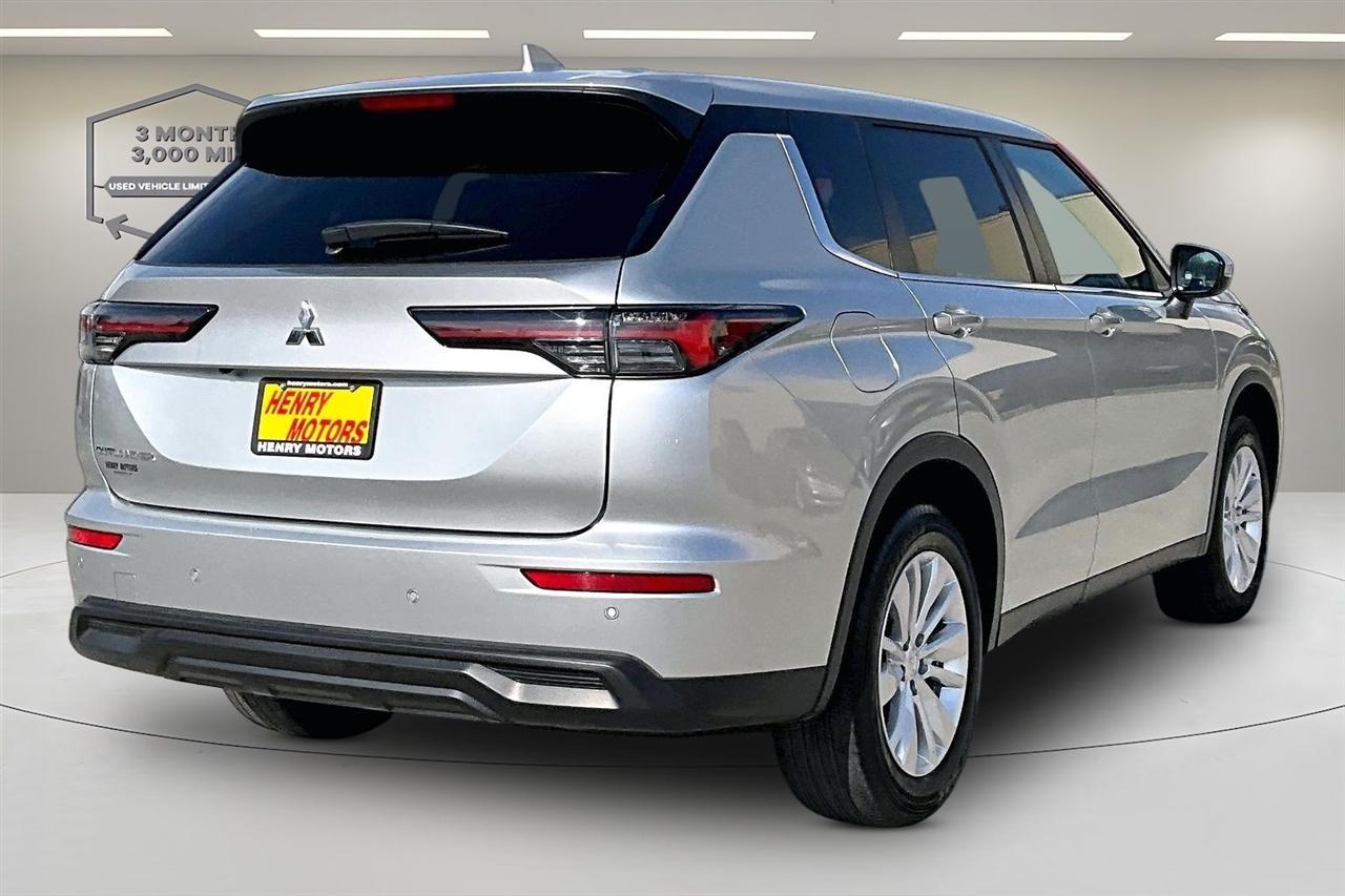 Mitsubishi Outlander ES S-AWC 2025