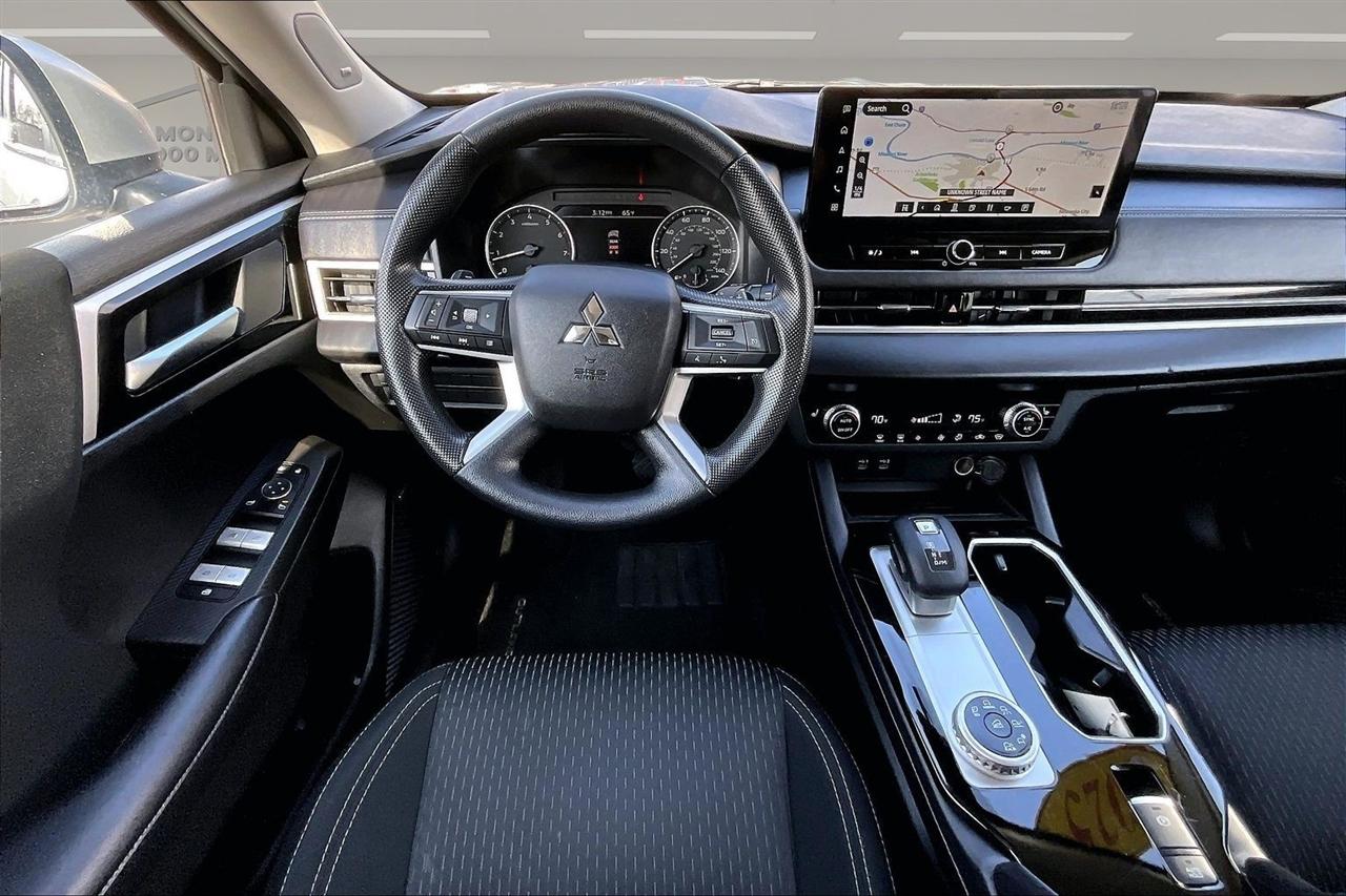 Mitsubishi Outlander ES S-AWC 2025