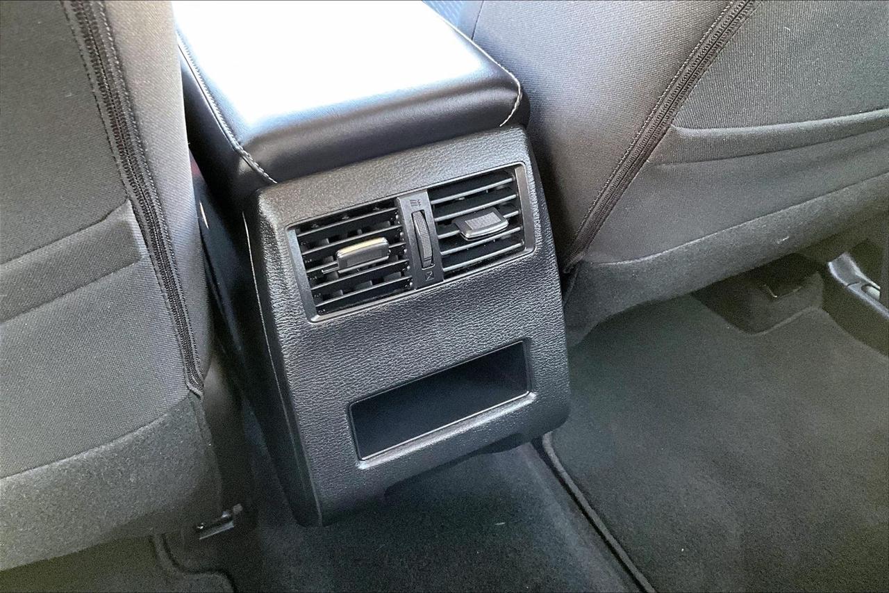 Mitsubishi Outlander ES S-AWC 2025