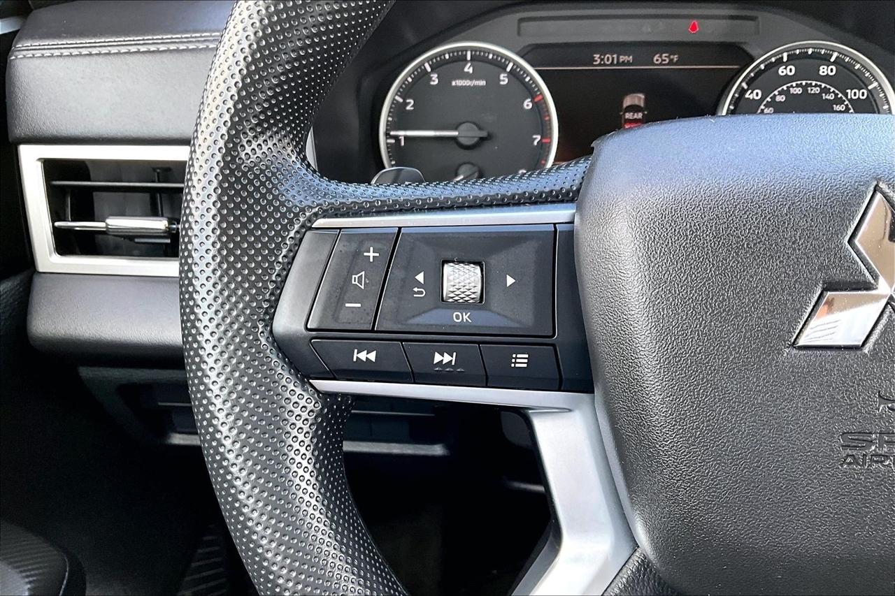 Mitsubishi Outlander ES S-AWC 2025