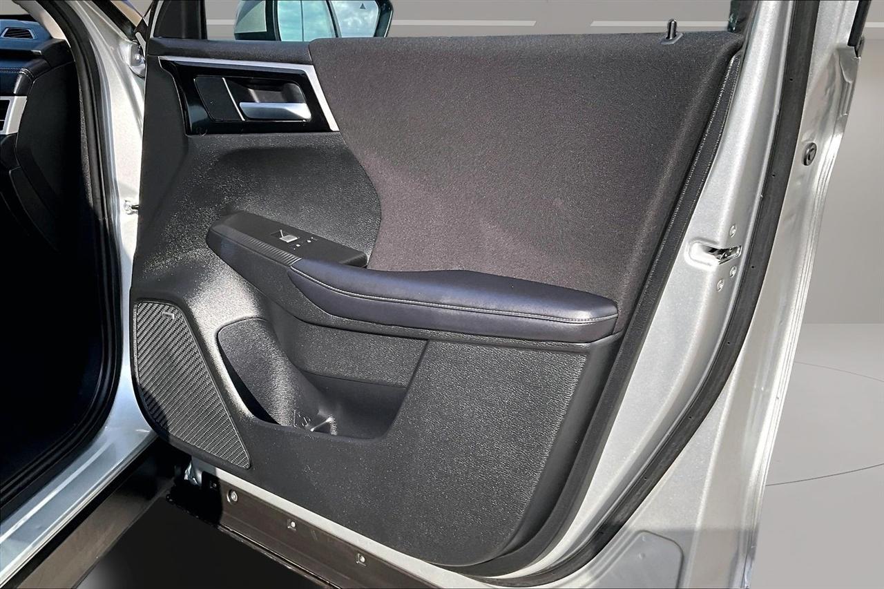 Mitsubishi Outlander ES S-AWC 2025