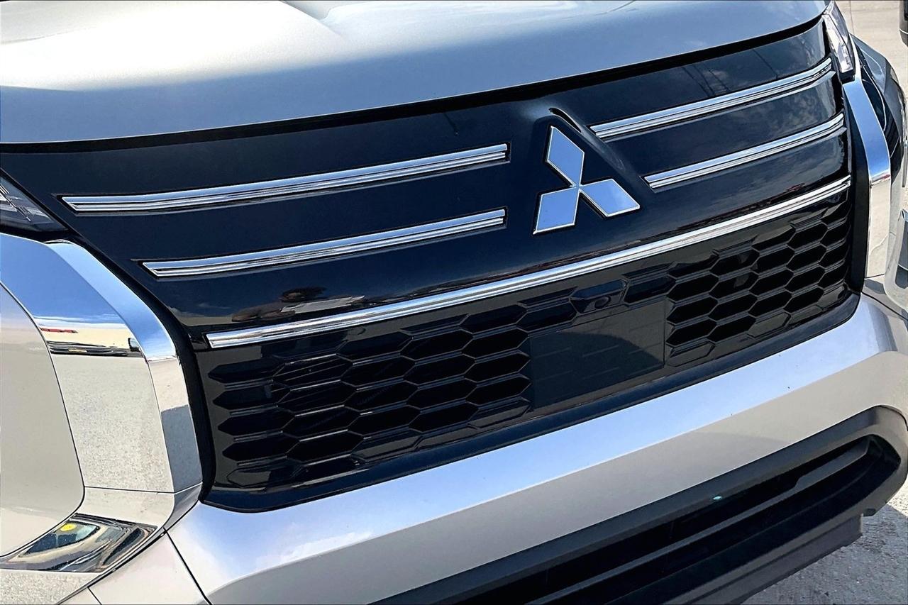 Mitsubishi Outlander ES S-AWC 2025