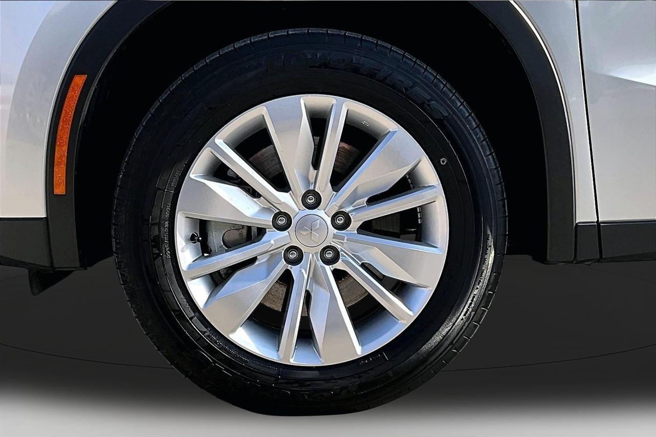 Mitsubishi Outlander ES S-AWC 2025