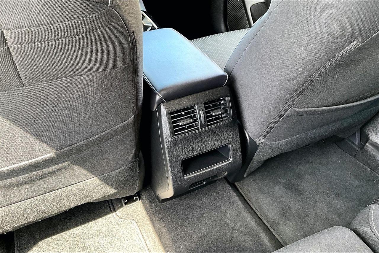 Mitsubishi Outlander ES S-AWC 2025