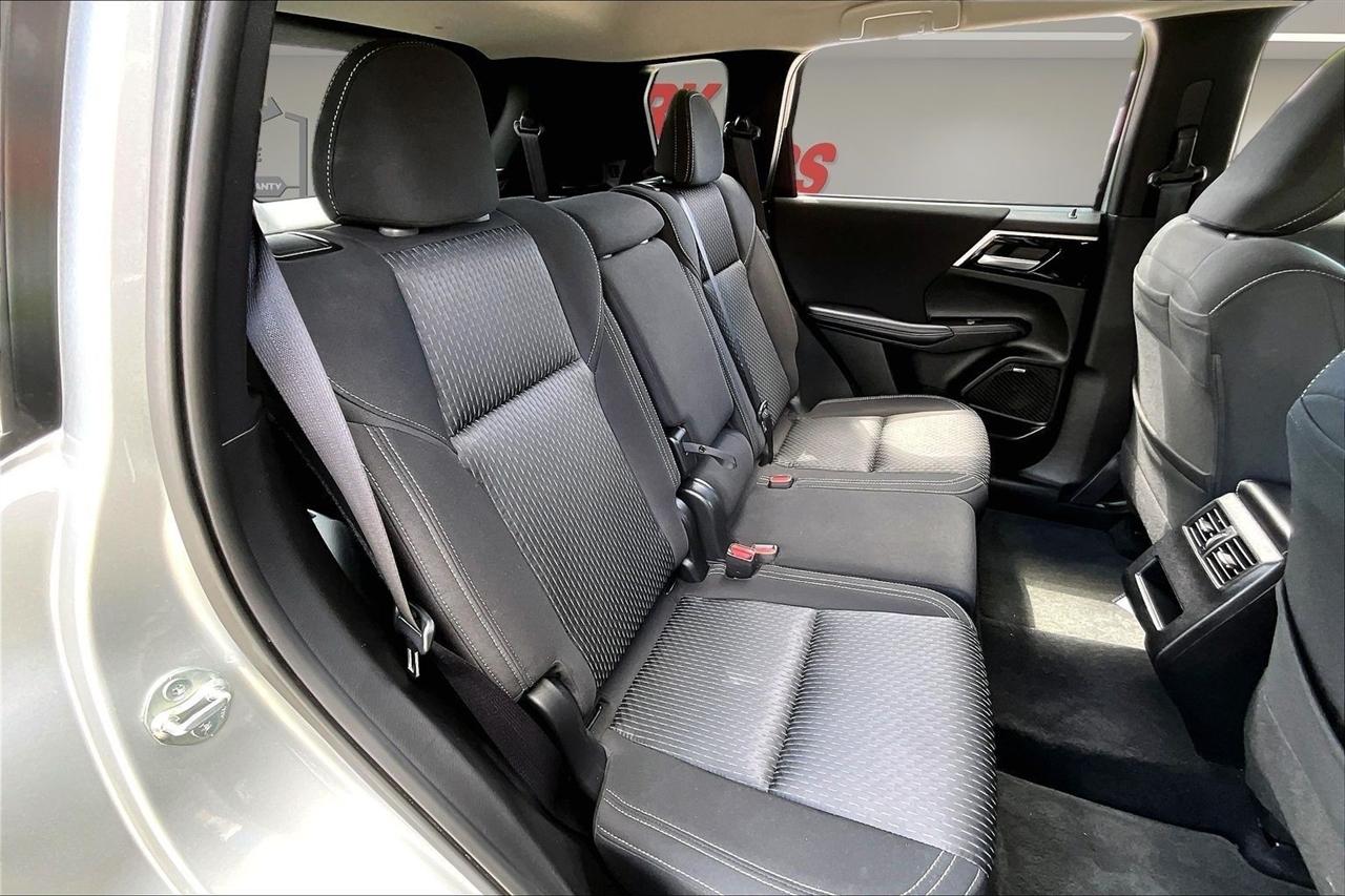 Mitsubishi Outlander ES S-AWC 2025