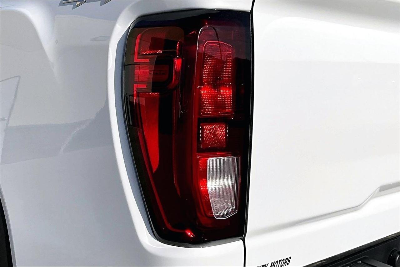 GMC Sierra 2500HD 4WD Crew Cab 159" Pro 2024