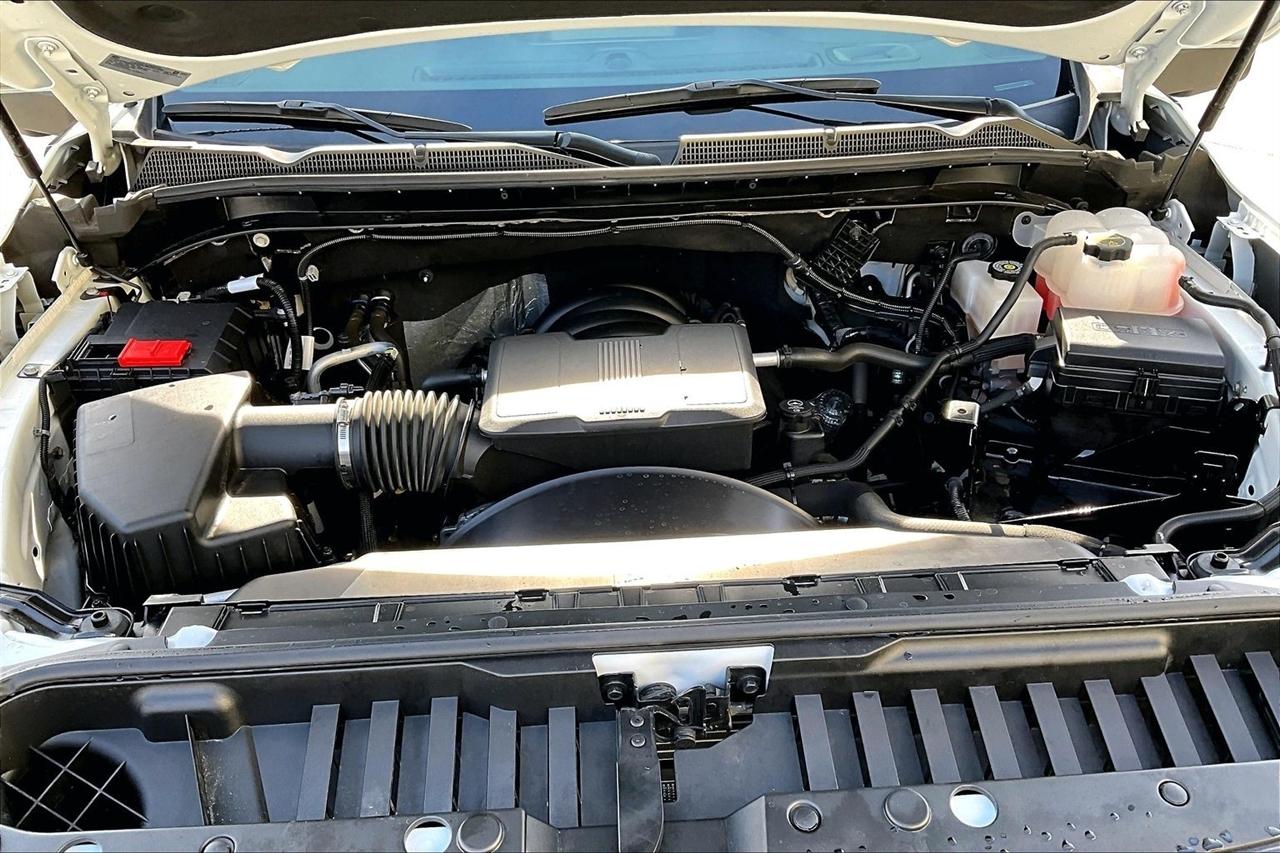 GMC Sierra 2500HD 4WD Crew Cab 159" Pro 2024