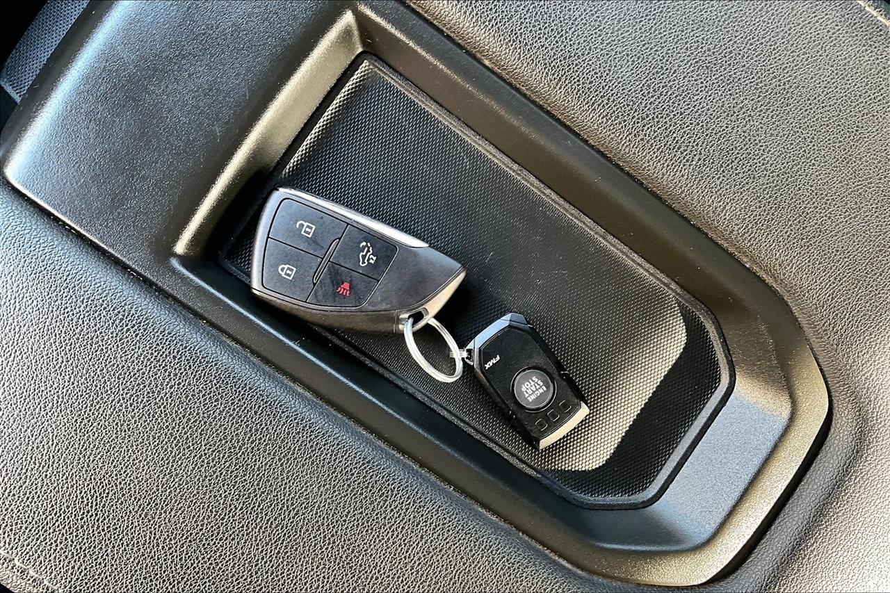 GMC Sierra 2500HD 4WD Crew Cab 159" Pro 2024