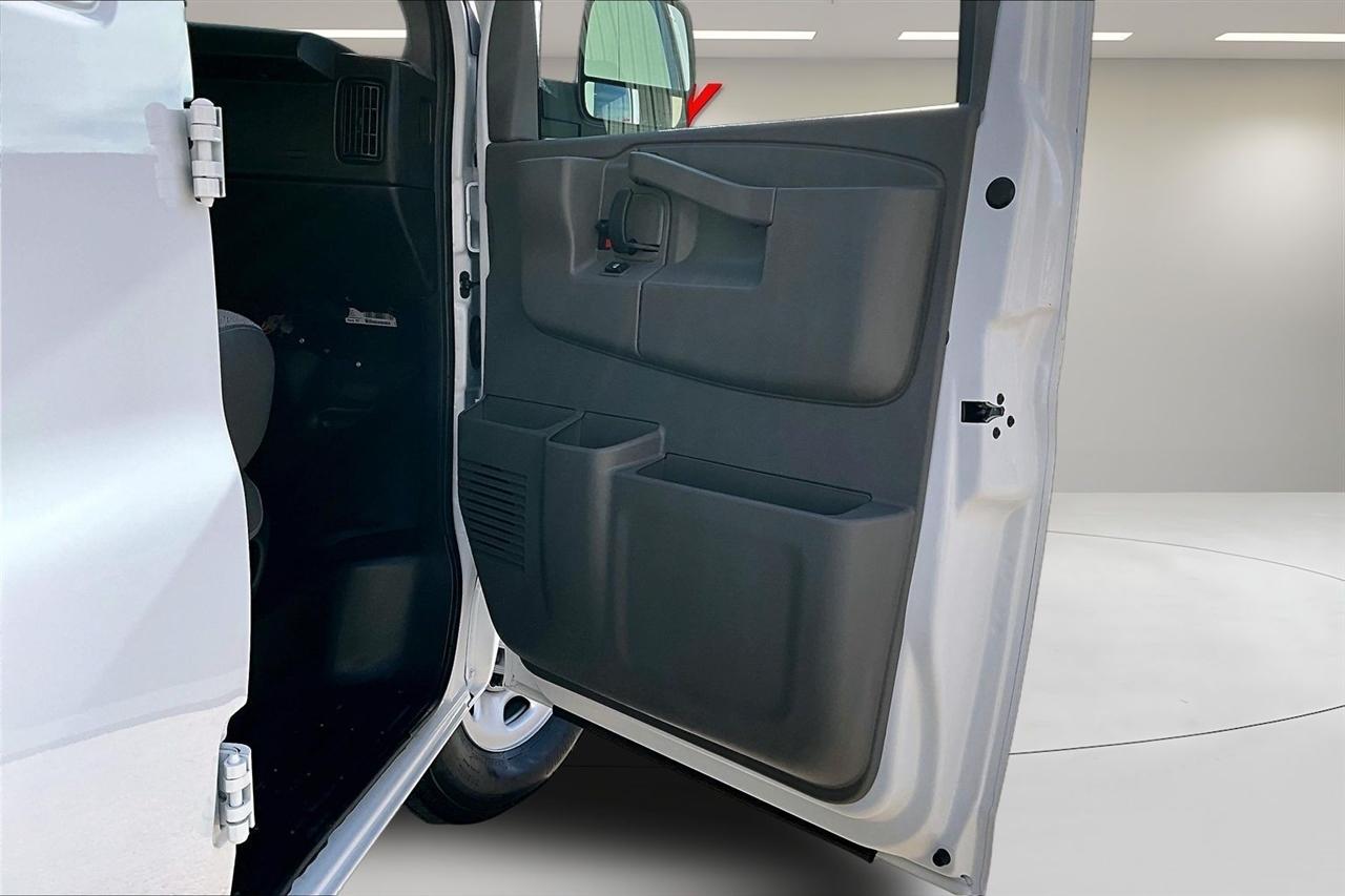 Chevrolet Express Cargo Van RWD 2500 155" 2025