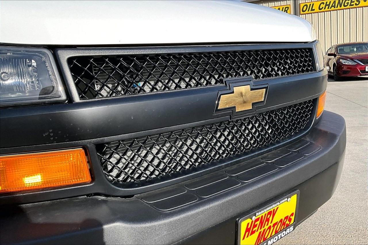 Chevrolet Express Cargo Van RWD 2500 155" 2025