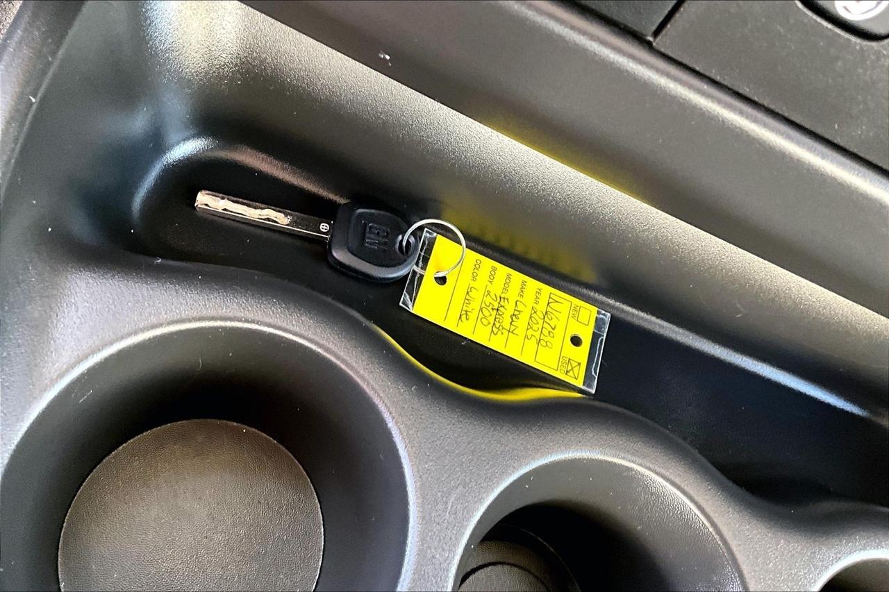 Chevrolet Express Cargo Van RWD 2500 155" 2025