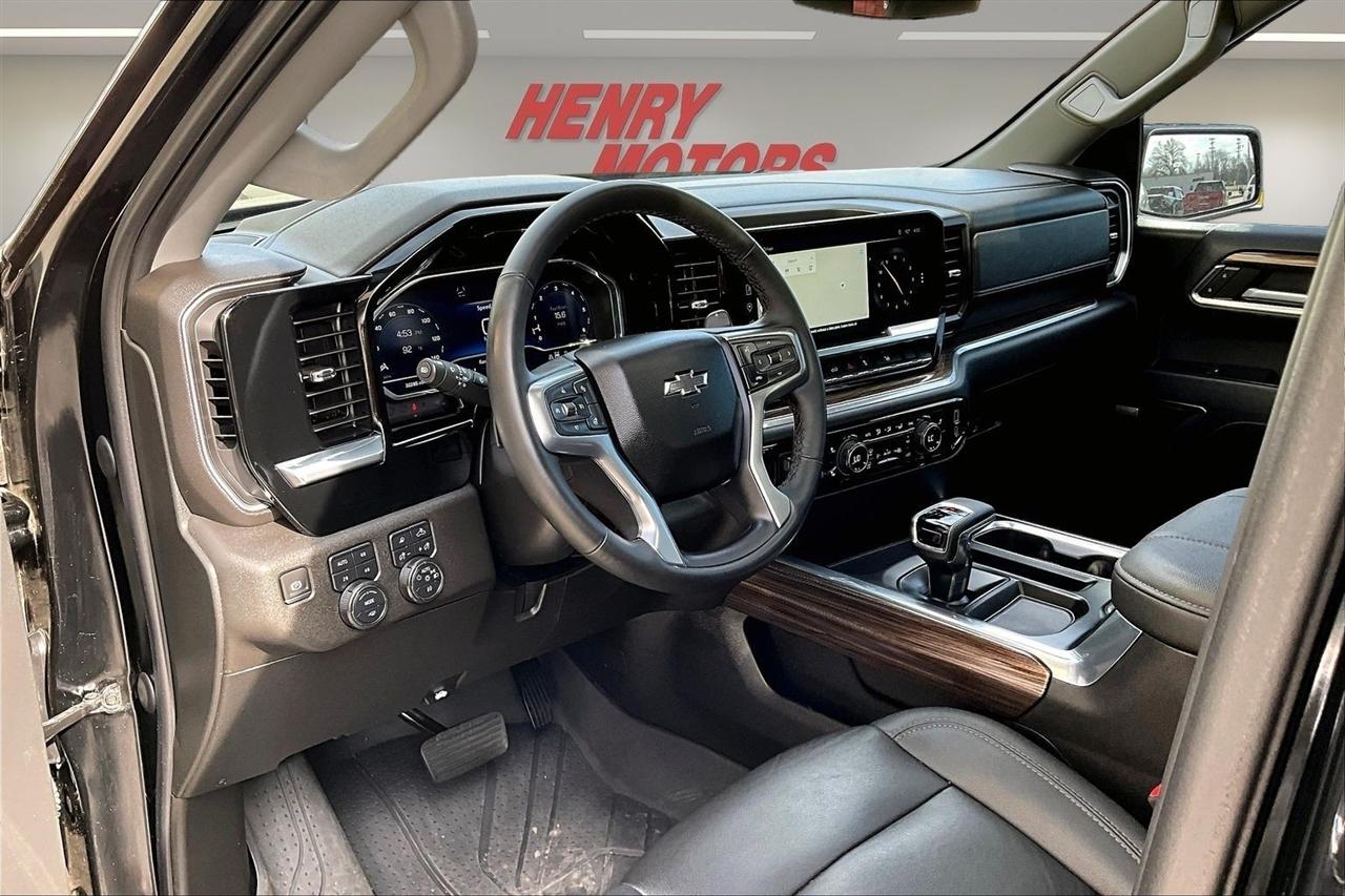 Chevrolet Silverado 1500 4WD Crew Cab 147" RST 2023