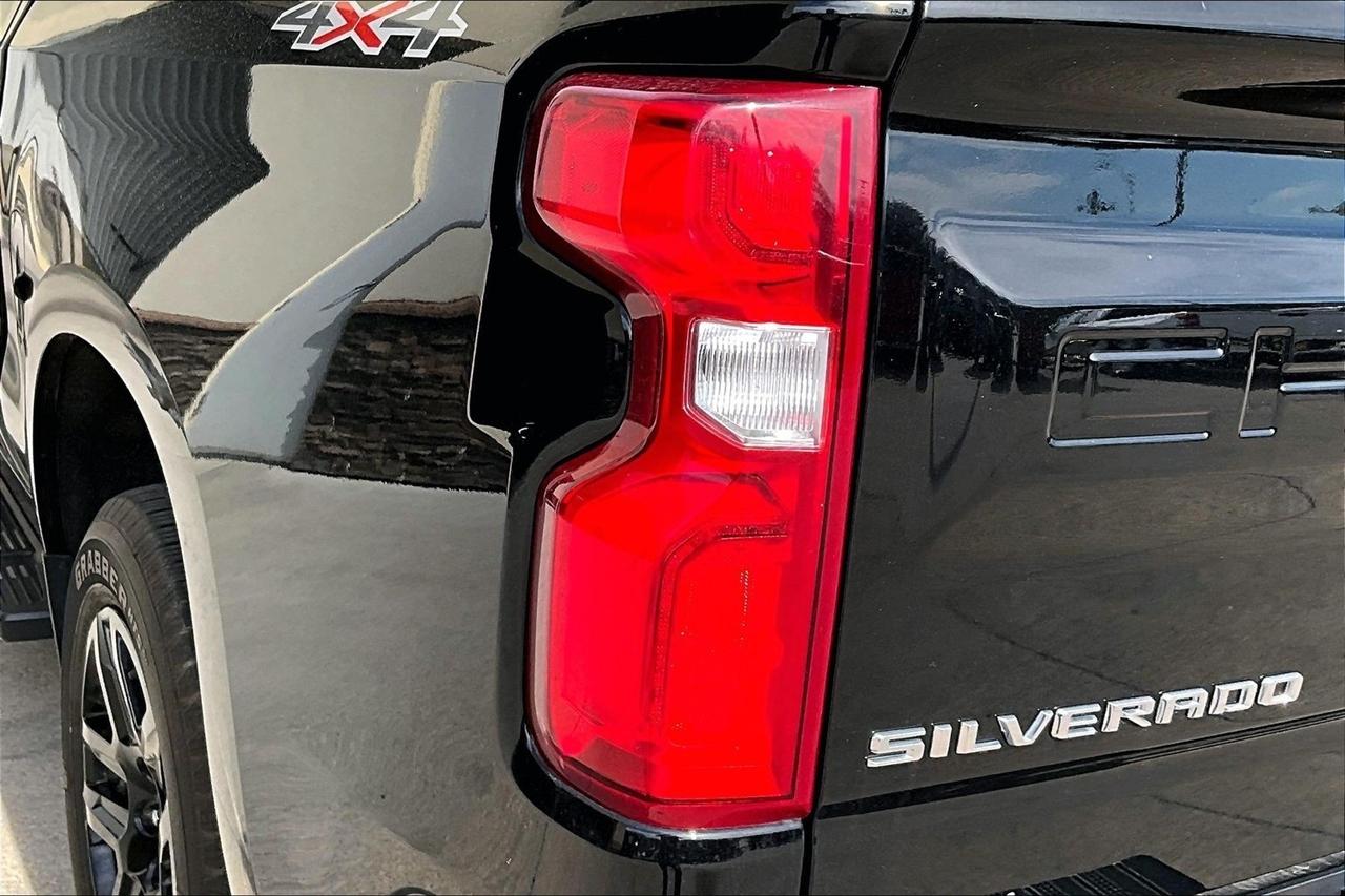 Chevrolet Silverado 1500 4WD Crew Cab 147" RST 2023