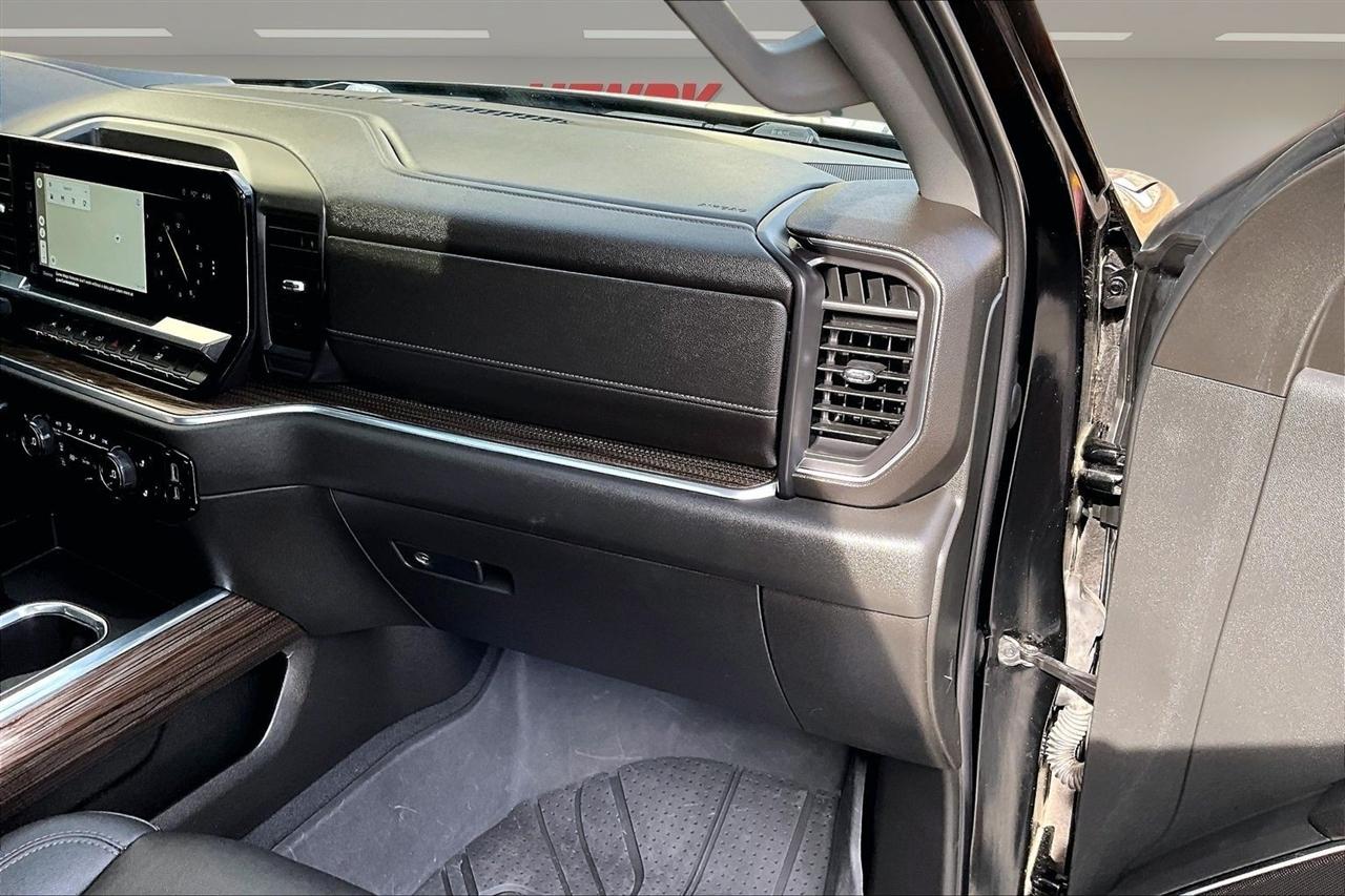 Chevrolet Silverado 1500 4WD Crew Cab 147" RST 2023