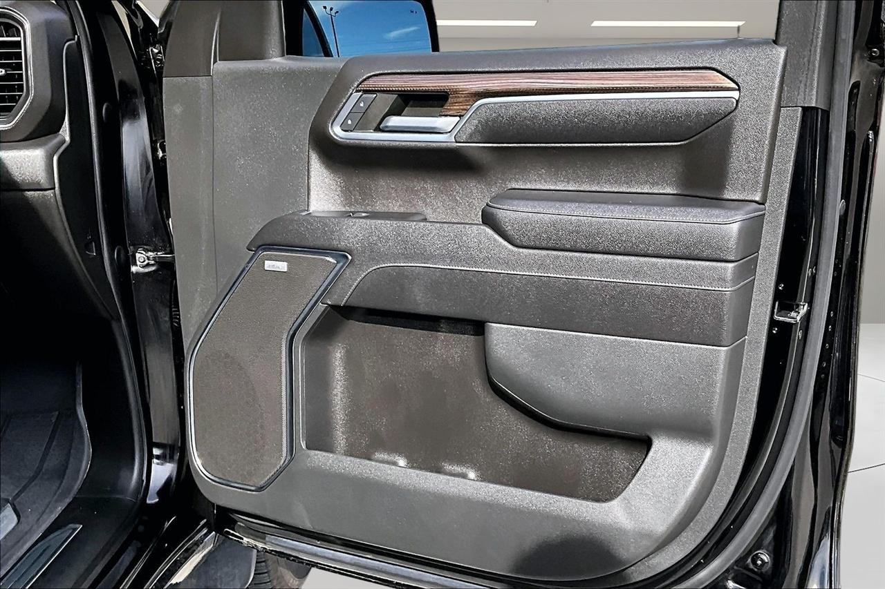 Chevrolet Silverado 1500 4WD Crew Cab 147" RST 2023