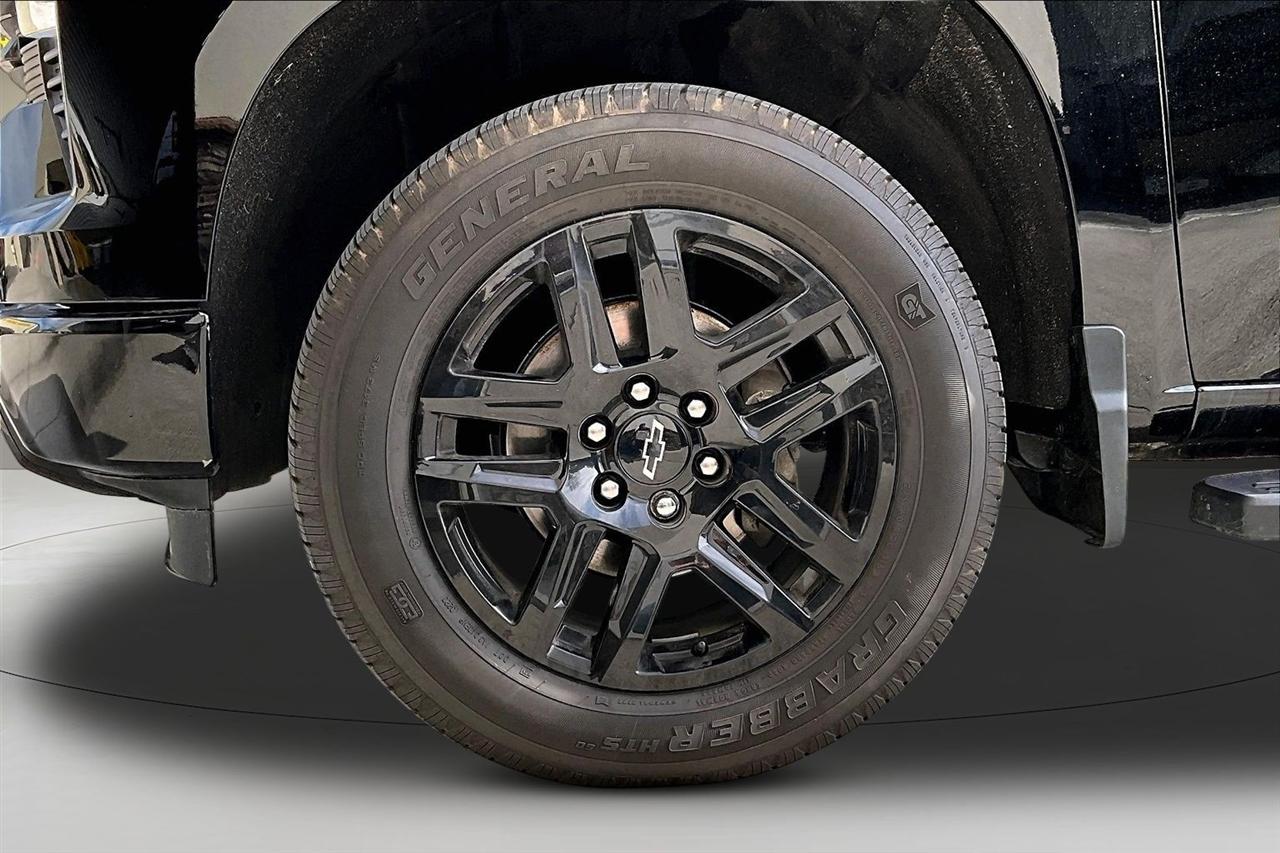 Chevrolet Silverado 1500 4WD Crew Cab 147" RST 2023