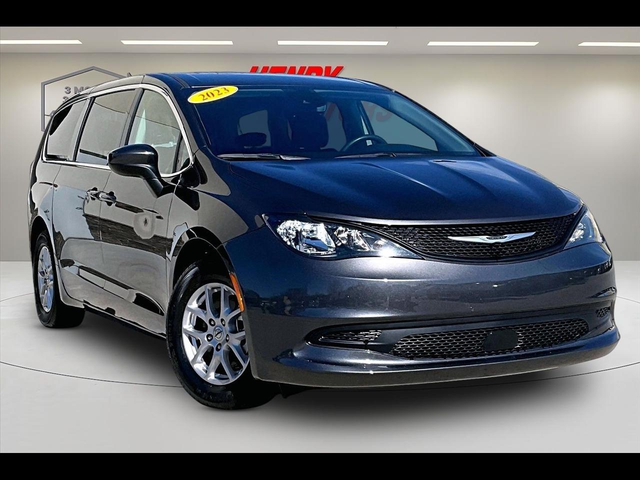 2023 Chrysler Voyager LX FWD