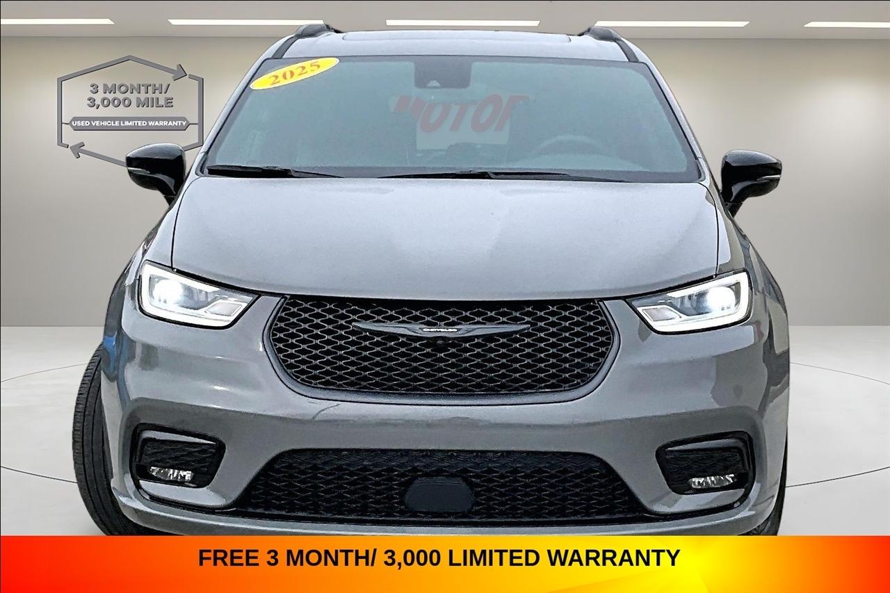 Chrysler Pacifica Limited FWD 2025