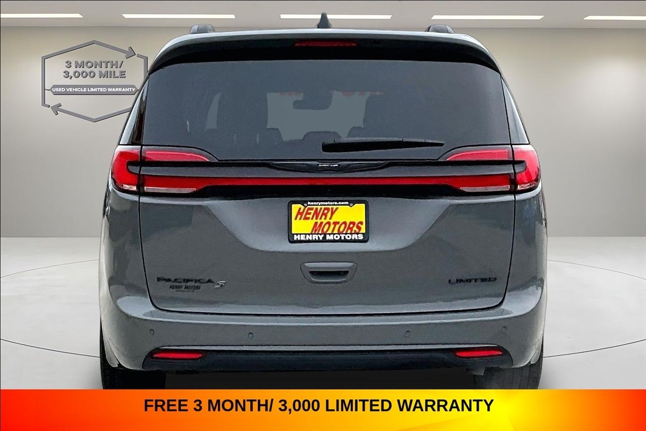 Chrysler Pacifica Limited FWD 2025