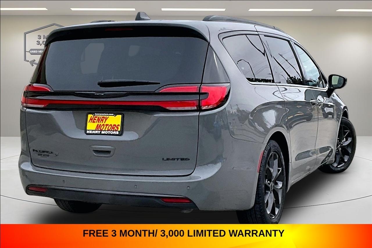 Chrysler Pacifica Limited FWD 2025
