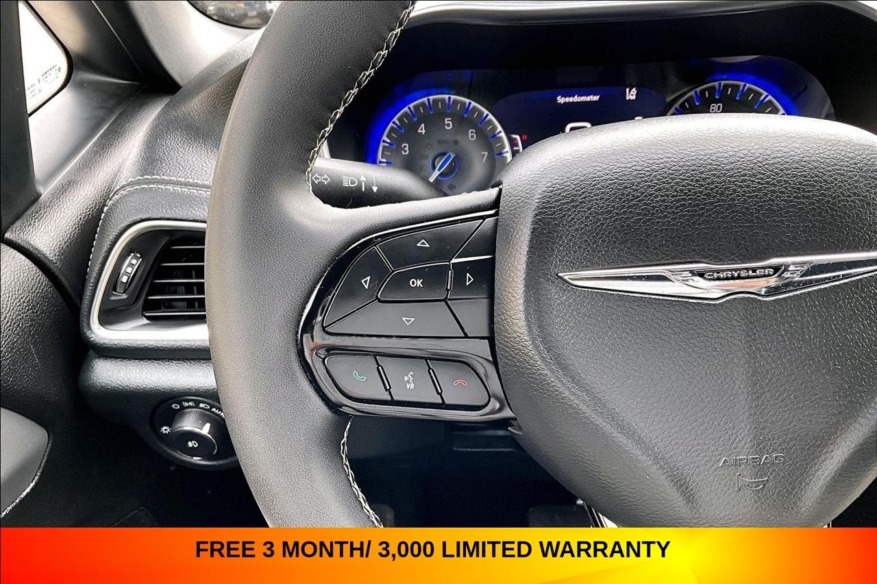 Chrysler Pacifica Limited FWD 2025