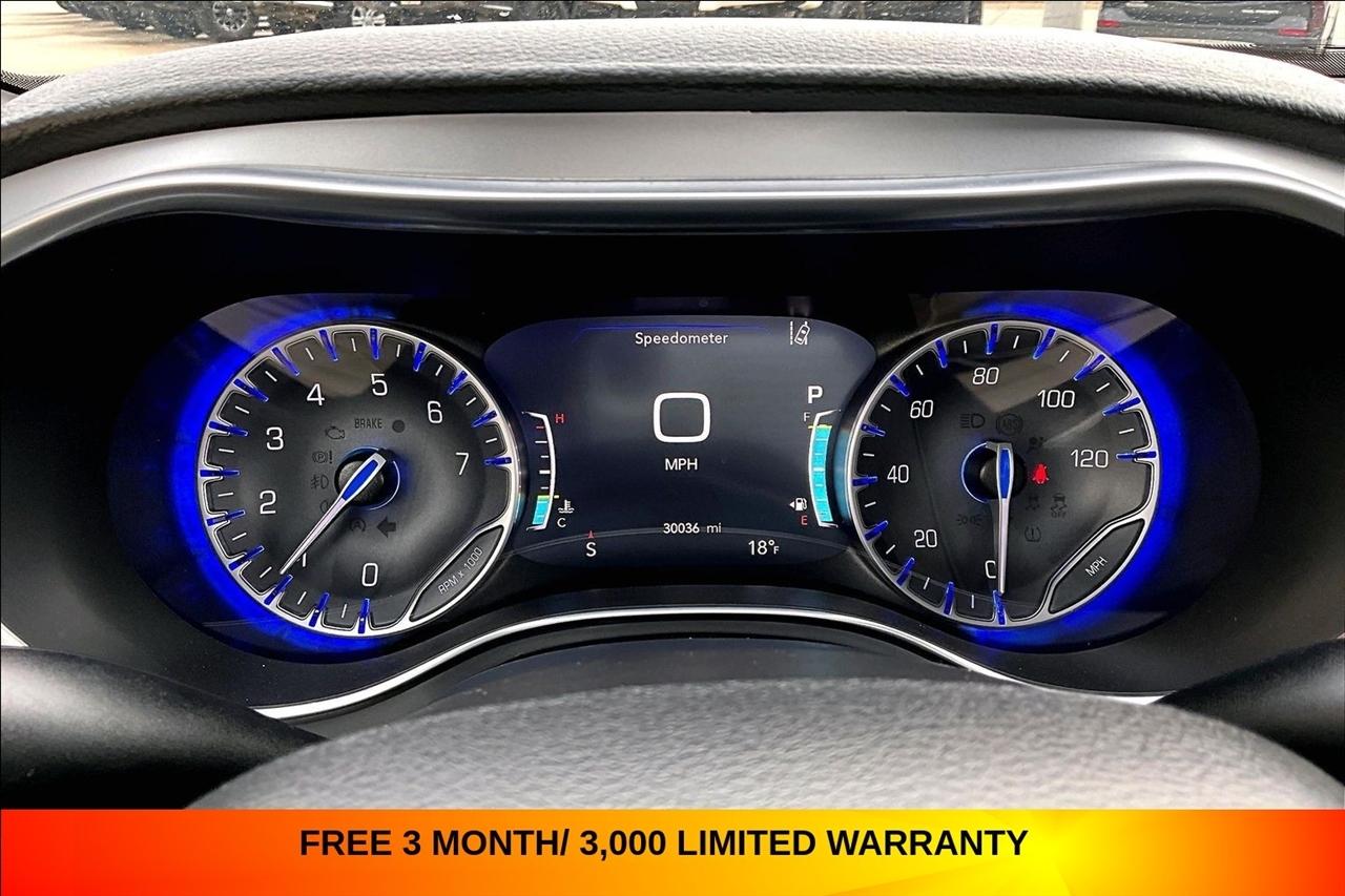 Chrysler Pacifica Limited FWD 2025