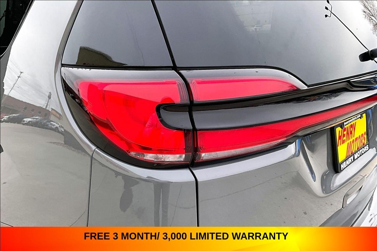 Chrysler Pacifica Limited FWD 2025