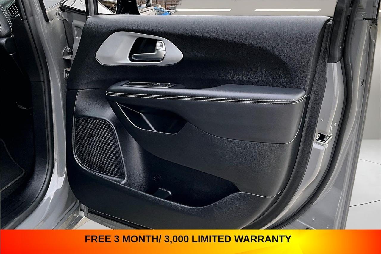 Chrysler Pacifica Limited FWD 2025