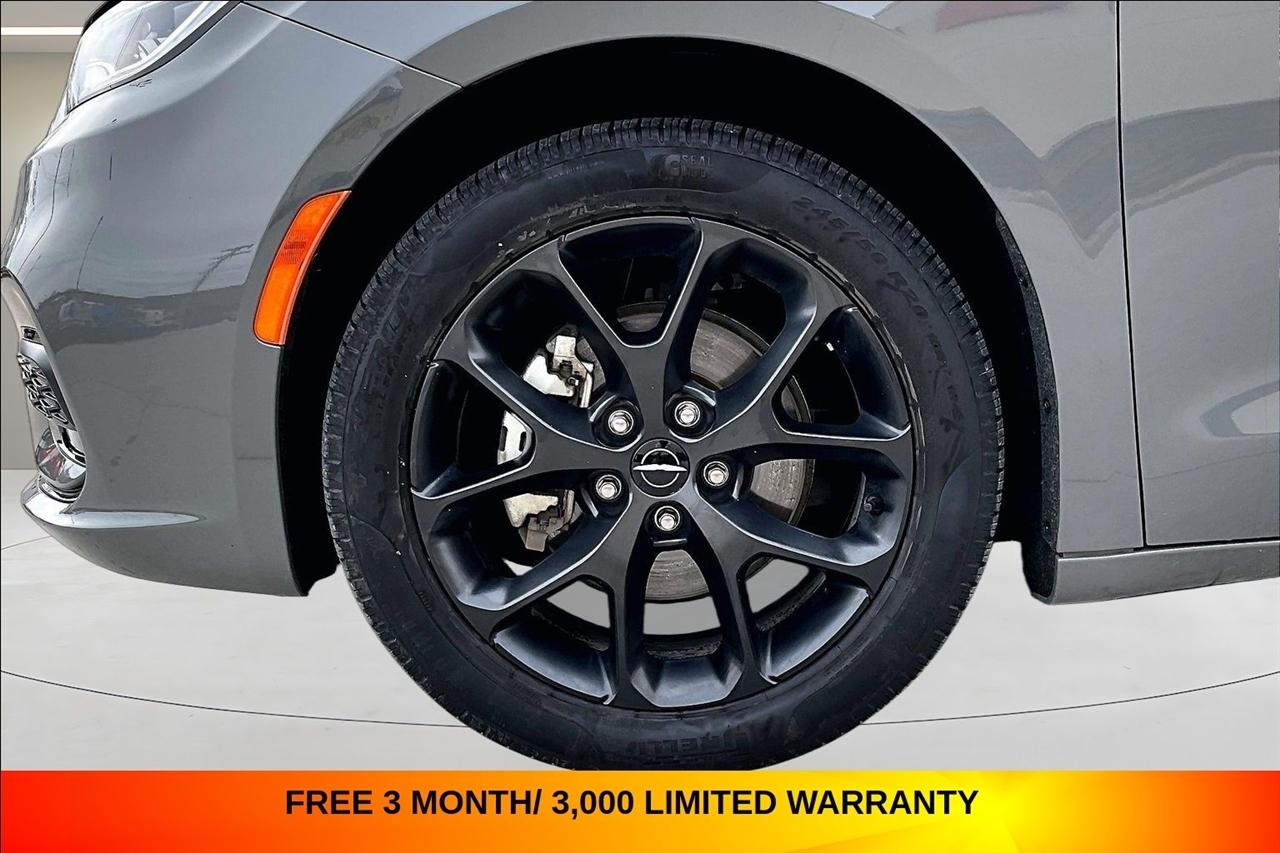 Chrysler Pacifica Limited FWD 2025