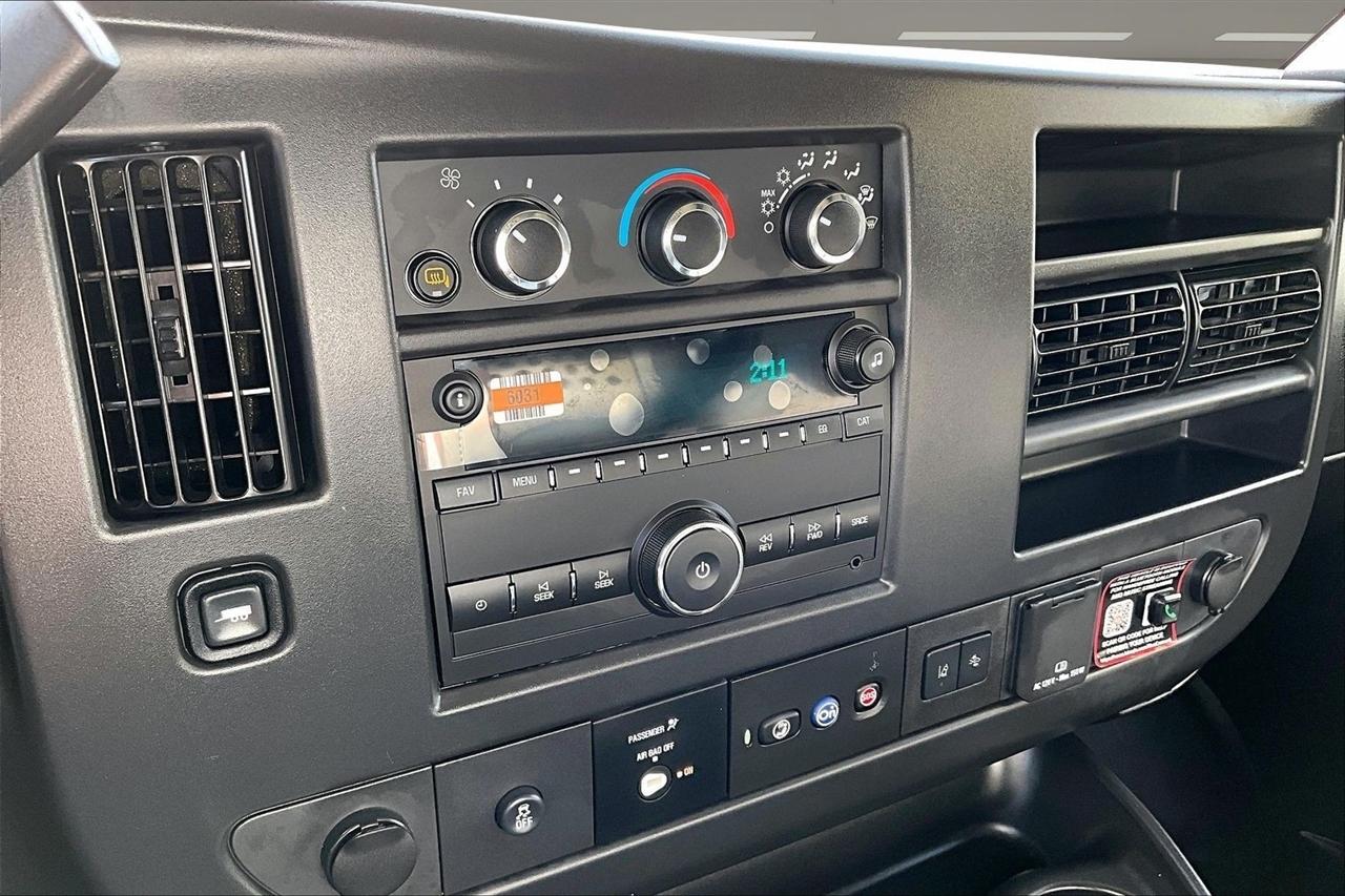 Chevrolet Express Cargo Van RWD 2500 155" 2025