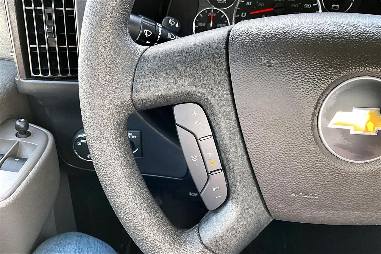 Chevrolet Express Cargo Van RWD 2500 155" 2025