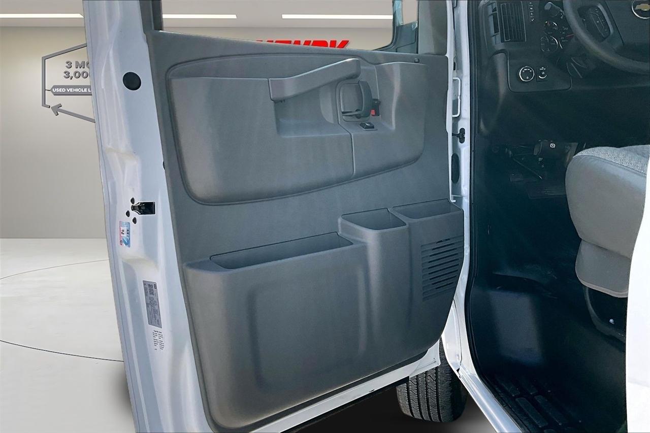 Chevrolet Express Cargo Van RWD 2500 155" 2025