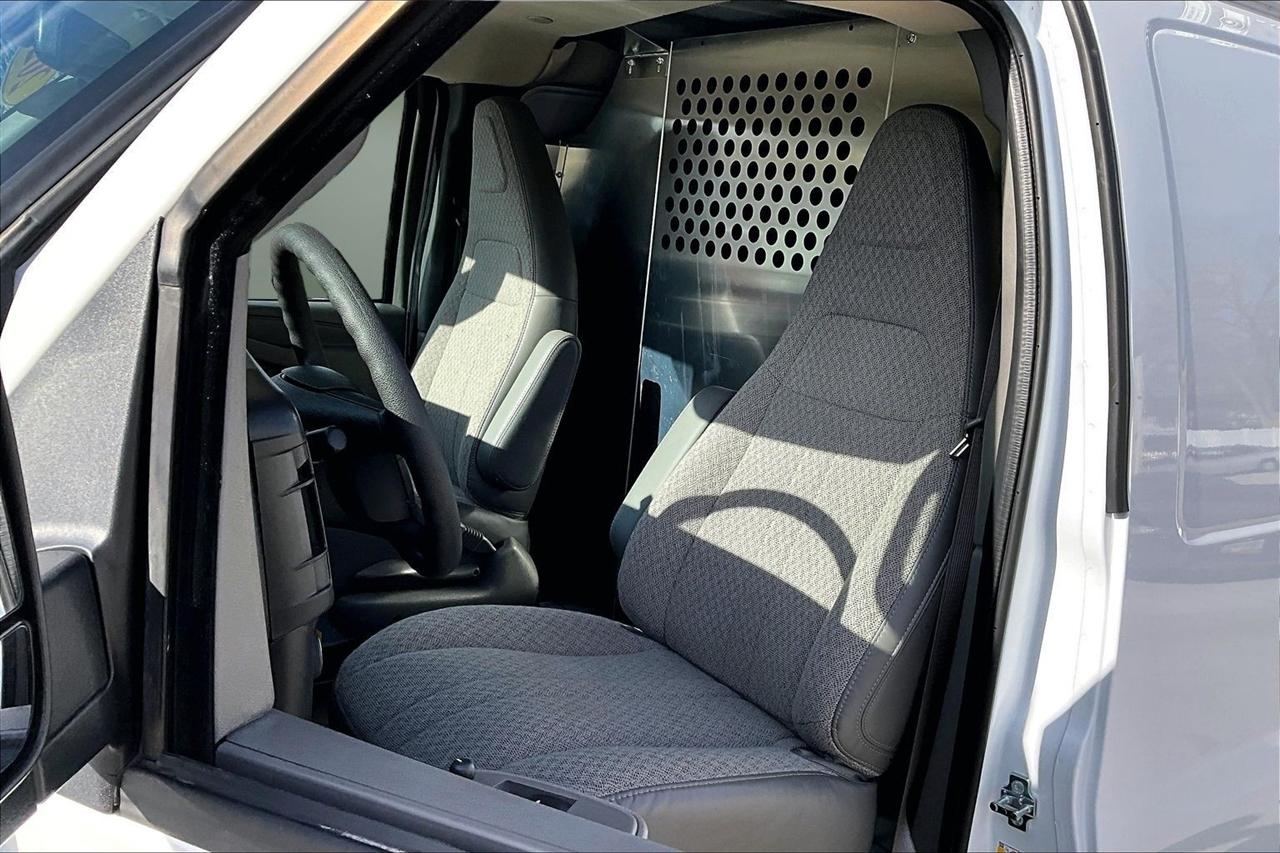 Chevrolet Express Cargo Van RWD 2500 155" 2025